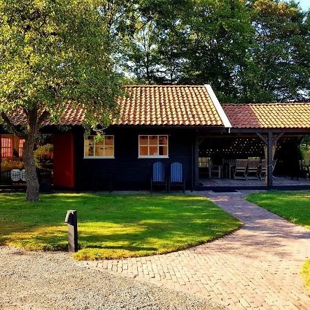 Aljemint Bed & Breakfast Oentsjerk Exterior photo